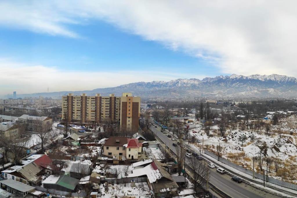Apartment 52 напротив трц Mega возле гор Almaty