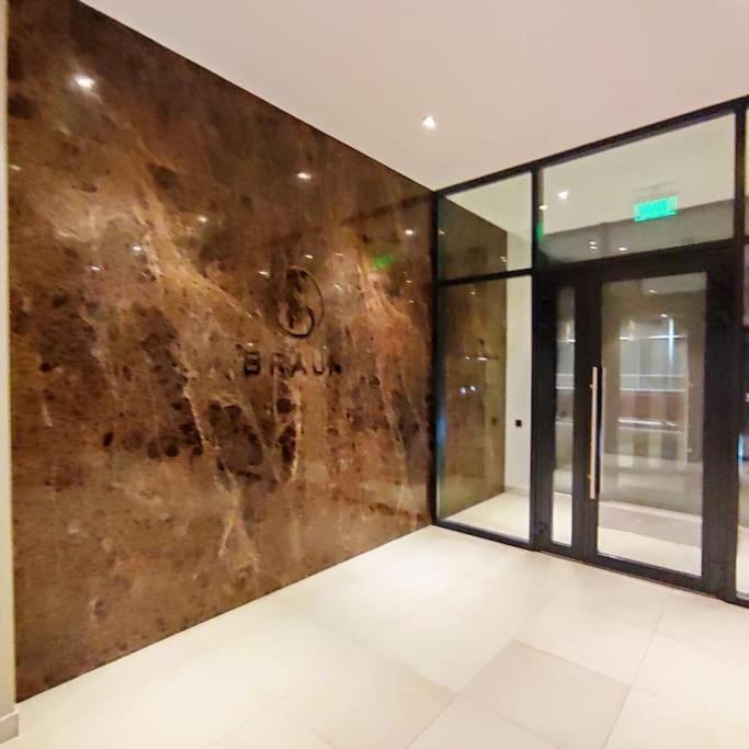 Apartment 52 напротив трц Mega возле гор *